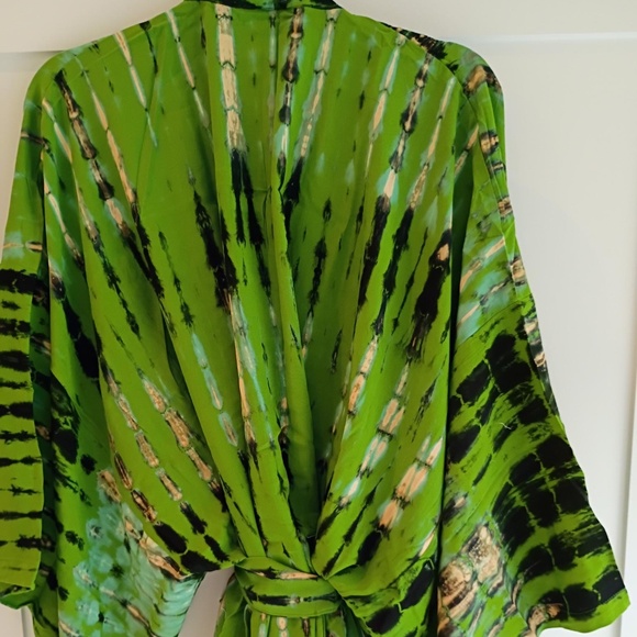 💋 Apple Green and Gold Kimono w/Pockets and Tie one size *NEW - Picture 9 of 11